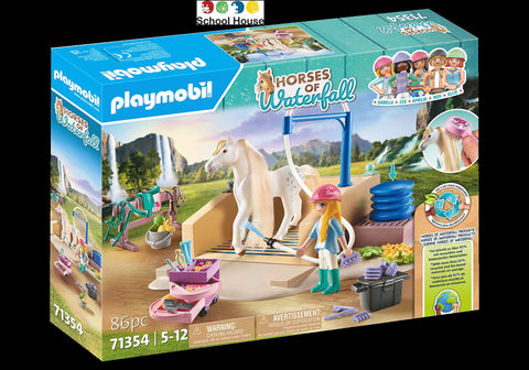 Washing Station W/ Isabella & Lioness